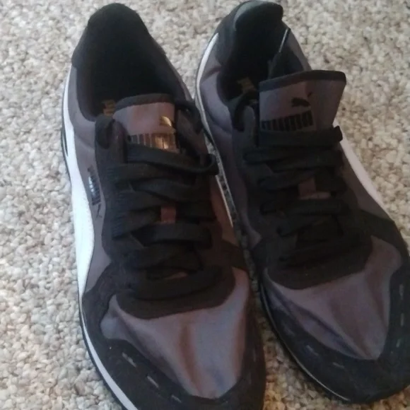 Puma sneakers unisex worn once - Picture 3 of 4